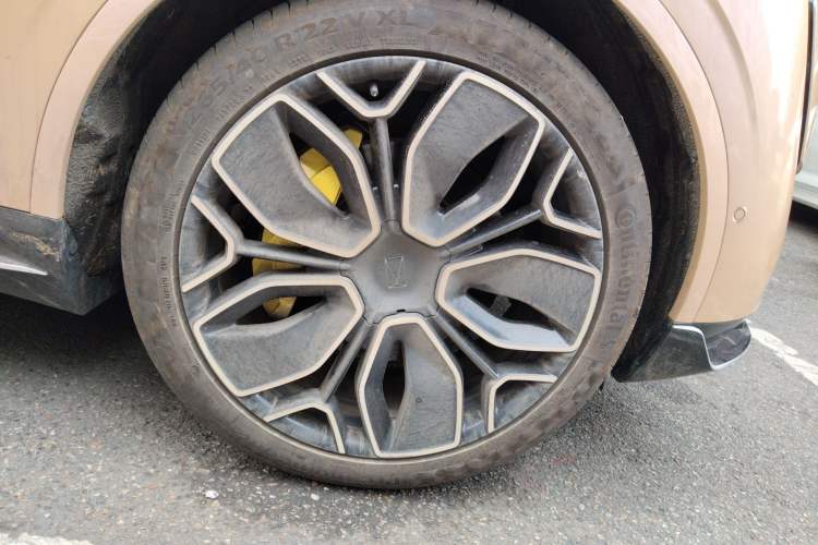 Used Avatr 11 2024 630 Rear-Wheel Drive Edition with Three Lasers Right Front Wheel Hub