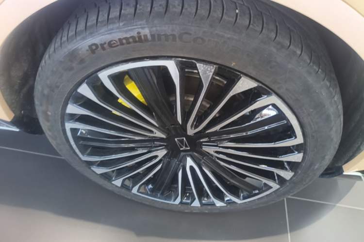 Used Avatr 11 2024 700 Three-Laser Four-Wheel Drive Recommended Version Right Front Wheel Hub
