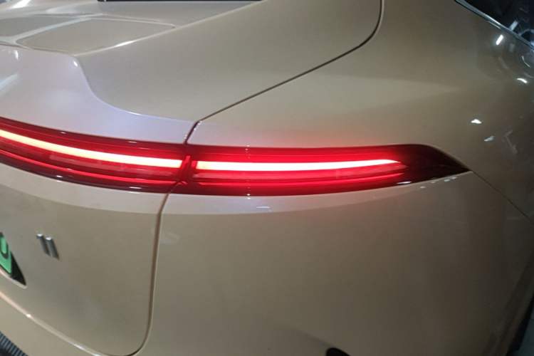 Used Avatr 11 2024 630 Rear-Wheel Drive Edition with Three Lasers Right Rear Taillight