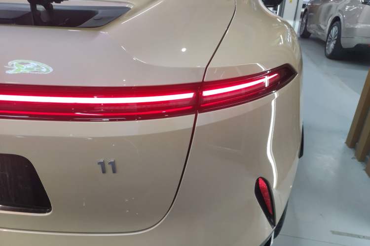 Used Avatr 11 2024 630 Rear-Wheel Drive Edition with Three Lasers Right Rear Taillight