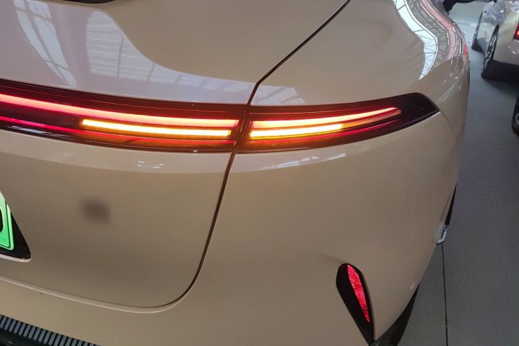 Used Avatr 11 2024 630 Rear-Wheel Drive Edition with Three Lasers Right Rear Taillight
