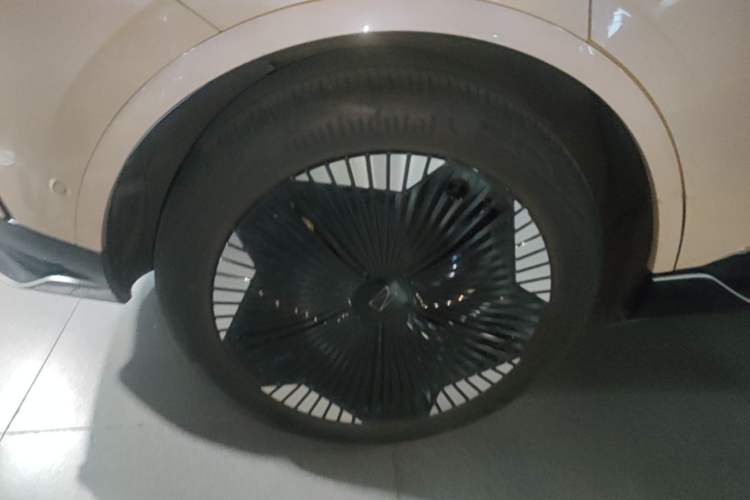Used Avatr 11 2024 630 Rear-Wheel Drive Edition with Three Lasers Right Rear Wheel Hub