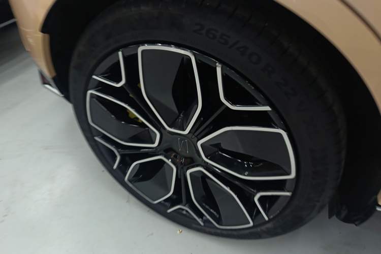 Used Avatr 11 2024 630 Rear-Wheel Drive Edition with Three Lasers Right Rear Wheel Hub