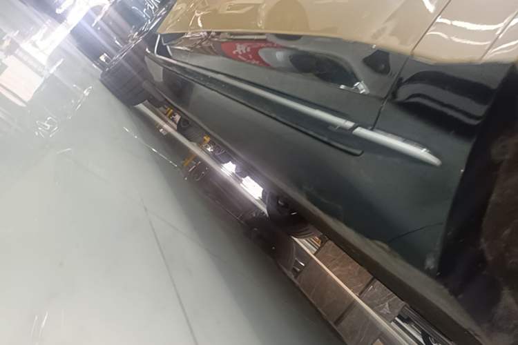 Used Avatr 11 2024 630 Rear-Wheel Drive Edition with Three Lasers Right Side Sill
