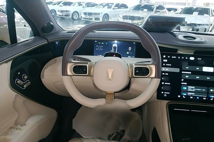 Used Avatr 11 2024 630 Rear-Wheel Drive Edition with Three Lasers Steering Wheel