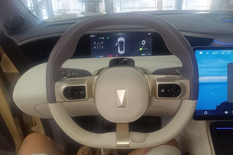 Used Avatr 11 2024 630 Rear-Wheel Drive Edition with Three Lasers Steering Wheel