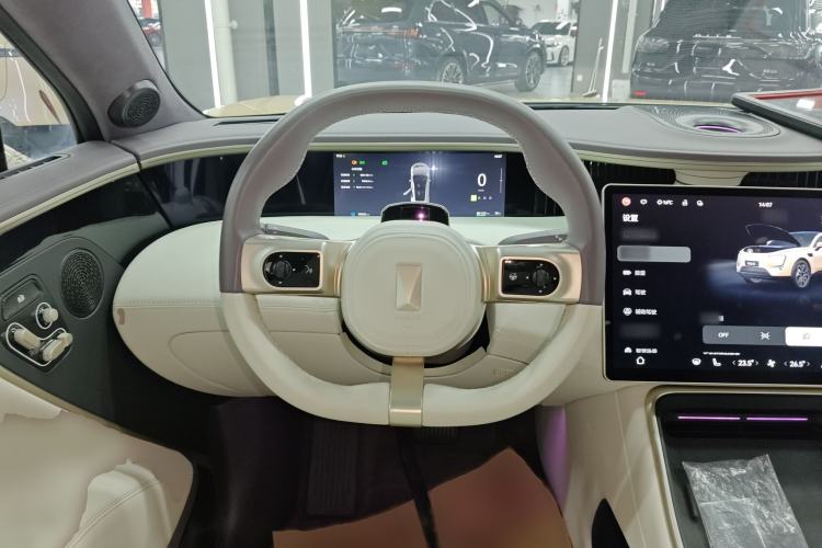 Used Avatr 11 2024 630 Rear-Wheel Drive Edition with Three Lasers Steering Wheel