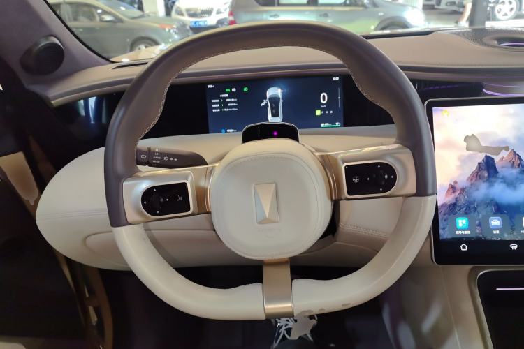 Used Avatr 11 2024 630 Rear-Wheel Drive Edition with Three Lasers Steering Wheel