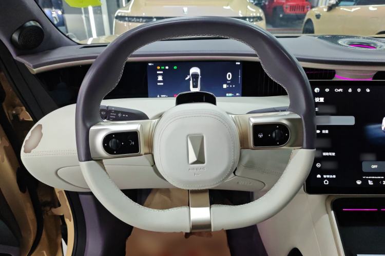 Used Avatr 11 2024 630 Rear-Wheel Drive Edition with Three Lasers Steering Wheel