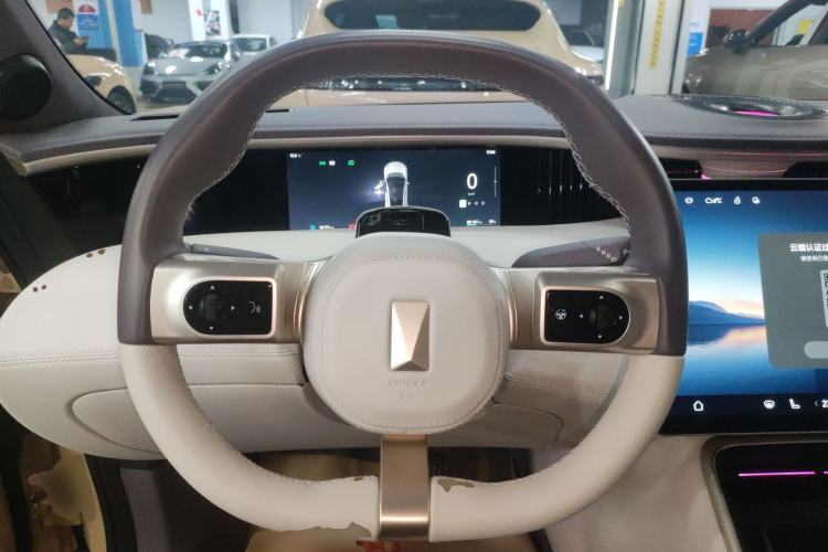 Used Avatr 11 2024 630 Rear-Wheel Drive Edition with Three Lasers Steering Wheel