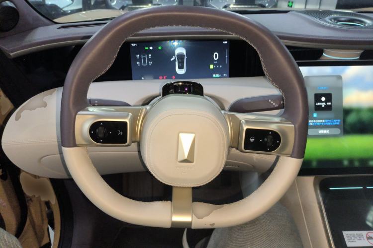 Used Avatr 11 2024 630 Rear-Wheel Drive Edition with Three Lasers Steering Wheel