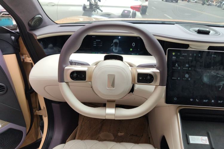 Used Avatr 11 2024 630 Rear-Wheel Drive Edition with Three Lasers Steering Wheel