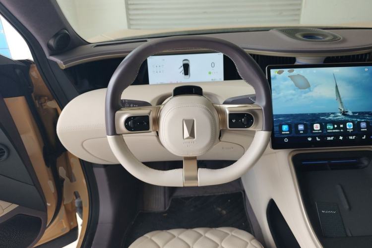 Used Avatr 11 2024 630 Rear-Wheel Drive Edition with Three Lasers Steering Wheel