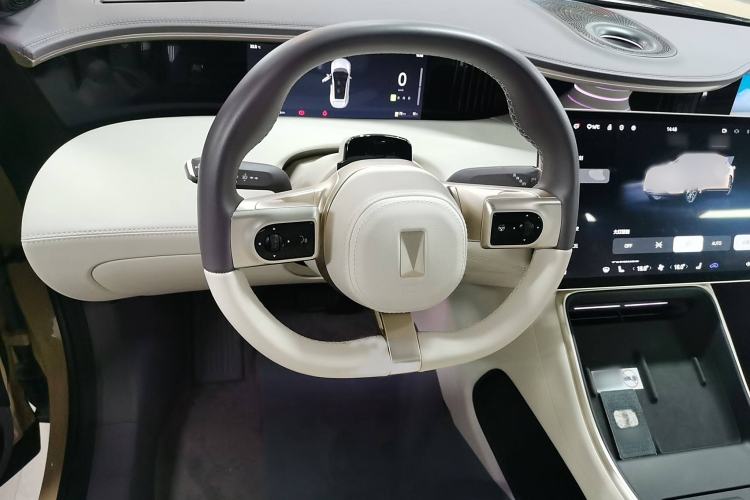 Used Avatr 11 2024 580 Three-Laser Four-Wheel Drive Luxury Edition Steering Wheel