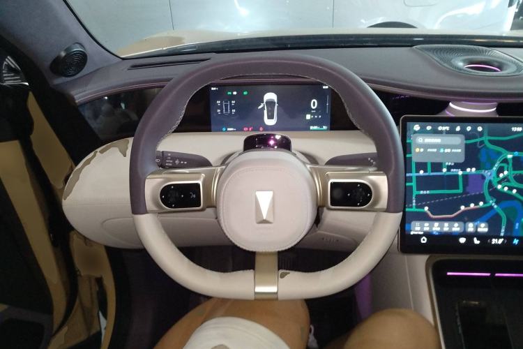 Used Avatr 11 2024 630 Rear-Wheel Drive Edition with Three Lasers Steering Wheel