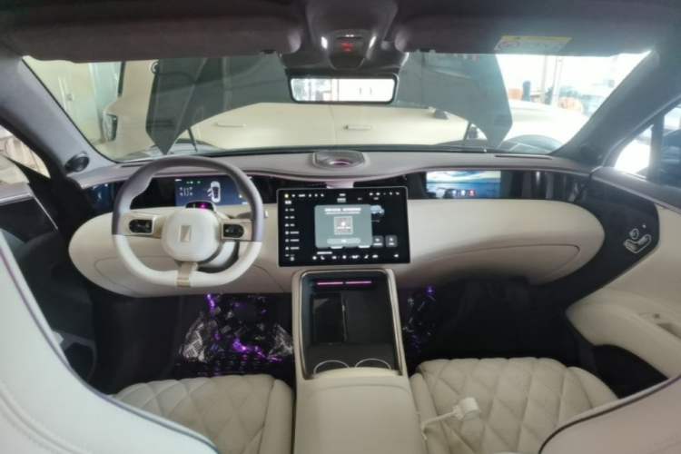 Used Avatr 11 2025 Max Pure Electric Edition Center Console