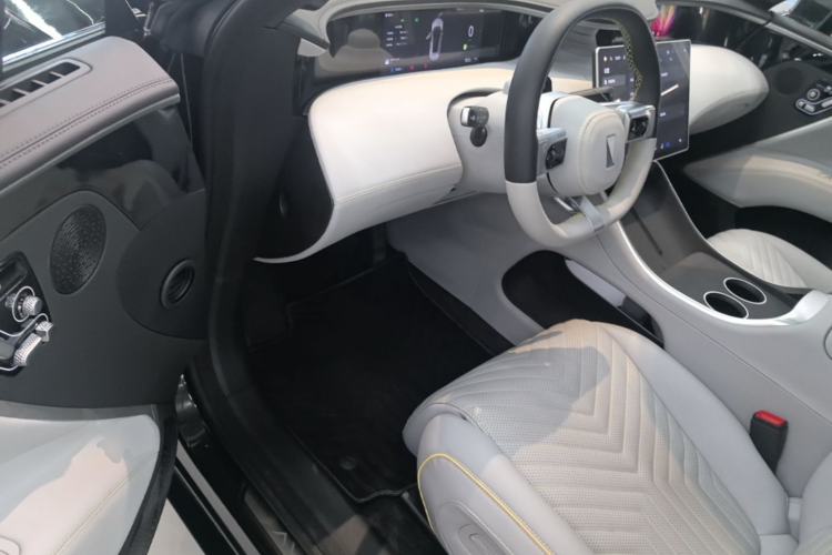 Used Avatr 11 2025 Max All-Electric Four-Wheel Drive Driver Seat