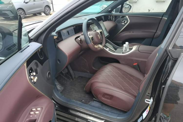 Used Avatr 11 2025 Year Updated Max Extended-Range Version Driver Seat