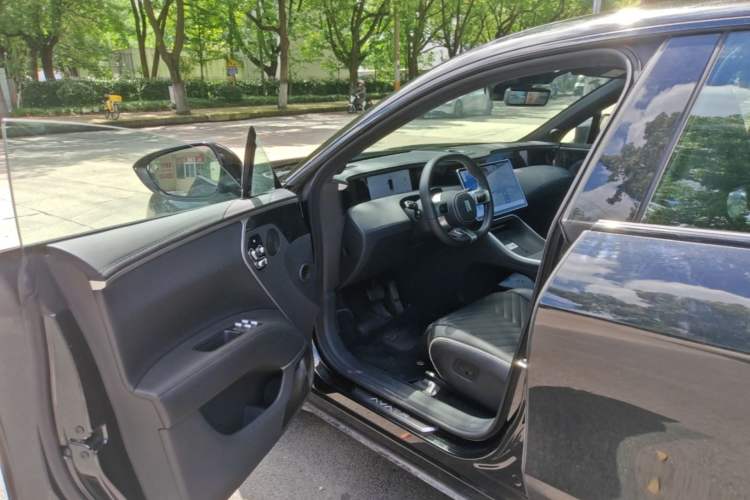 Used Avatr 11 2025 Ultra Extended-Range Edition Driver Seat