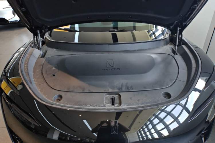 Used Avatr 11 2025 Year Updated Max Extended-Range Version Engine Bay