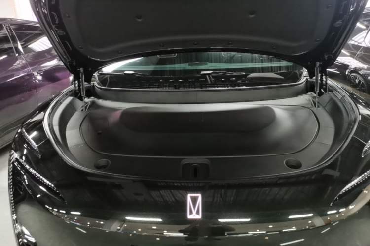Used Avatr 11 2025 Ultra Extended-Range Edition Engine Bay