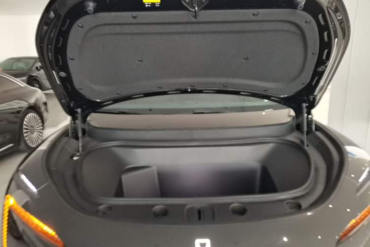 Used Avatr 11 2025 Max All-Electric Four-Wheel Drive Engine Bay