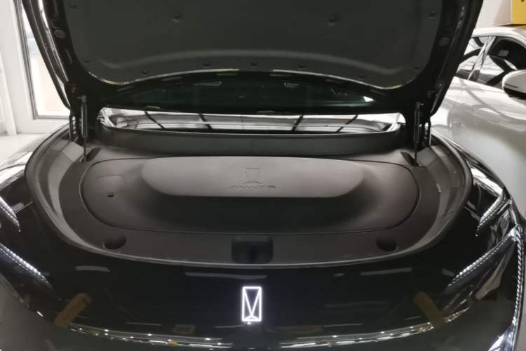 Used Avatr 11 2025 Year Updated Max Extended-Range Version Engine Bay