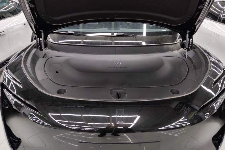 Used Avatr 11 2025 Ultra Extended-Range Edition Engine Bay