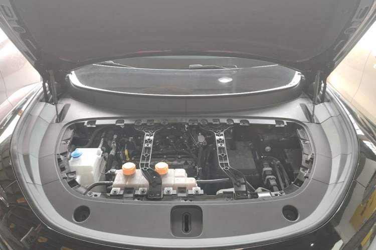 Used Avatr 11 2025 Year Updated Max Extended-Range Version Engine Bay