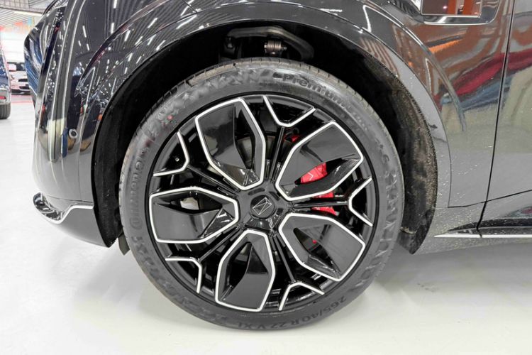 Used Avatr 11 2025 Night Rider Edition Exterior 1