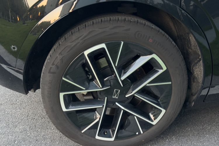 Used Avatr 11 2025 Ultra Extended-Range Edition Exterior 2