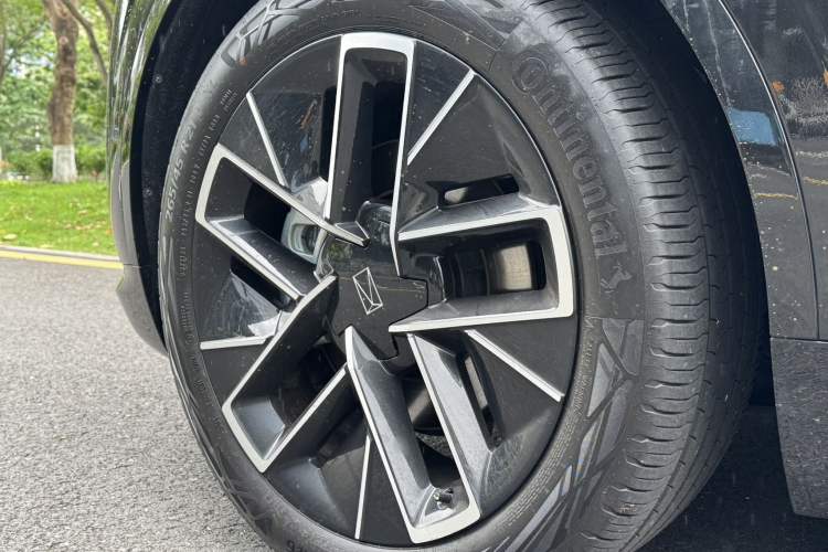 Used Avatr 11 2025 Ultra Extended-Range Edition Exterior 7