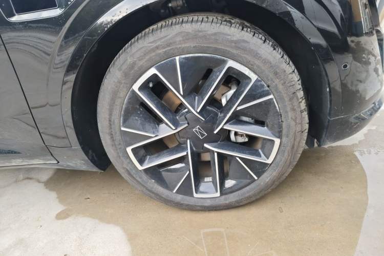 Used Avatr 11 2025 Ultra Extended-Range Edition Exterior 7