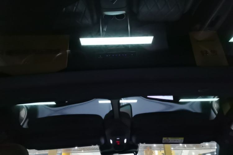 Used Avatr 11 2025 Ultra Extended-Range Edition Headliner