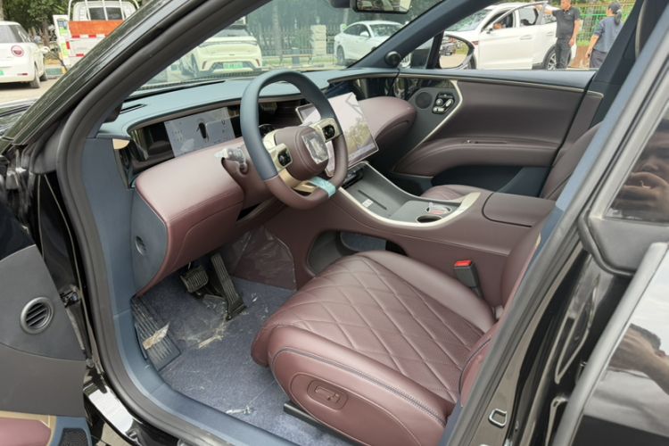 Used Avatr 11 2025 Year Updated Max Extended-Range Version Interior 3