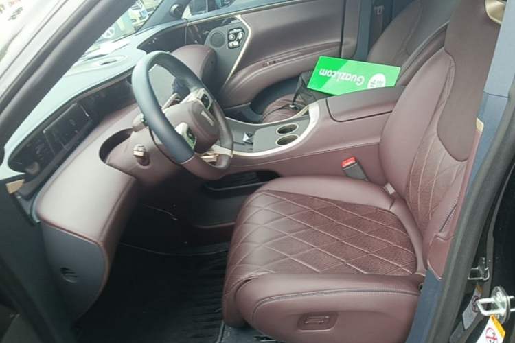 Used Avatr 11 2025 Ultra Extended-Range Edition Left Front Seat
