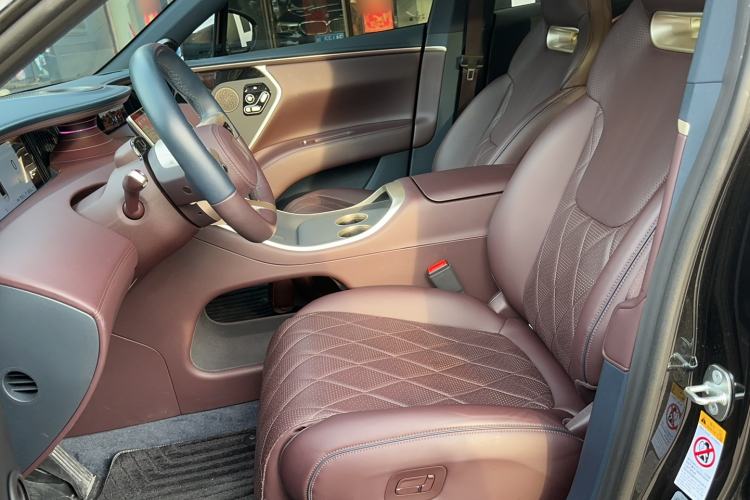 Used Avatr 11 2025 Ultra Extended-Range Edition Left Front Seat