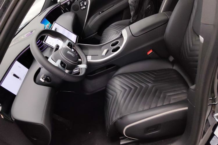 Used Avatr 11 2025 Ultra Extended-Range Edition Left Front Seat