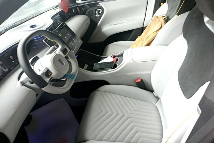 Used Avatr 11 2025 Year Updated Max Extended-Range Version Left Front Seat
