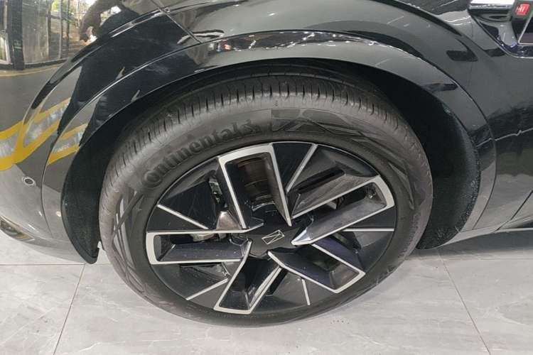 Used Avatr 11 2025 Ultra Extended-Range Edition Left Front Wheel Hub