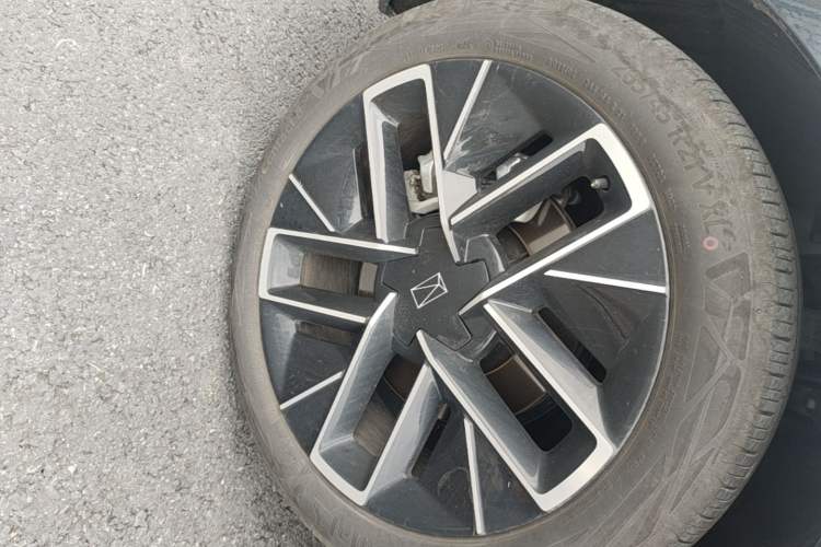 Used Avatr 11 2025 Year Updated Max Extended-Range Version Left Front Wheel Hub