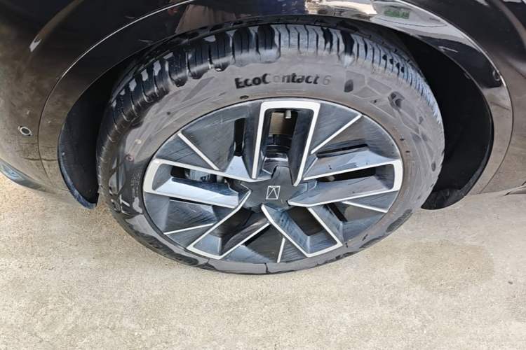 Used Avatr 11 2025 Ultra Extended-Range Edition Left Front Wheel Hub