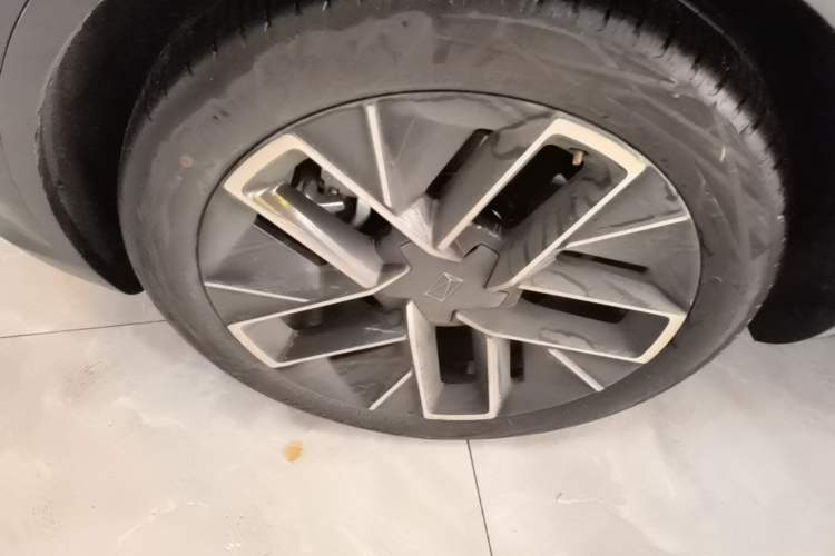 Used Avatr 11 2025 Year Updated Max Extended-Range Version Left Front Wheel Hub