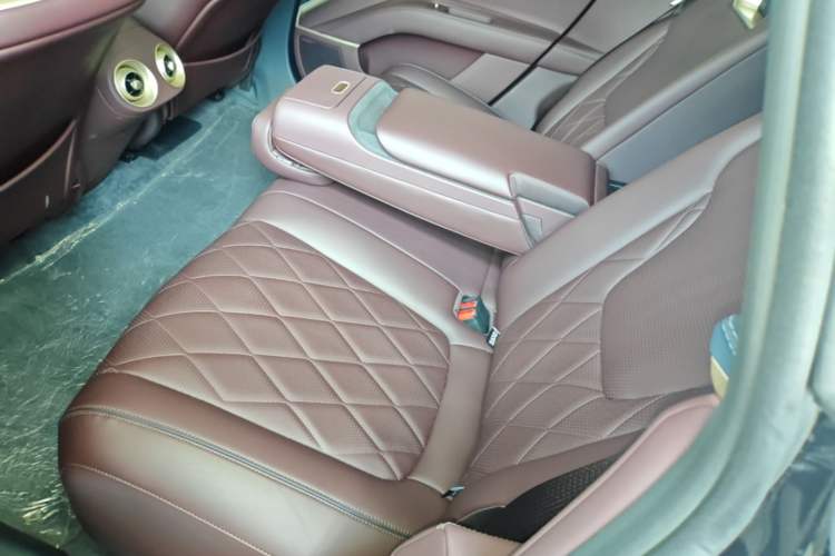 Used Avatr 11 2025 Year Updated Max Extended-Range Version Left Rear Seat