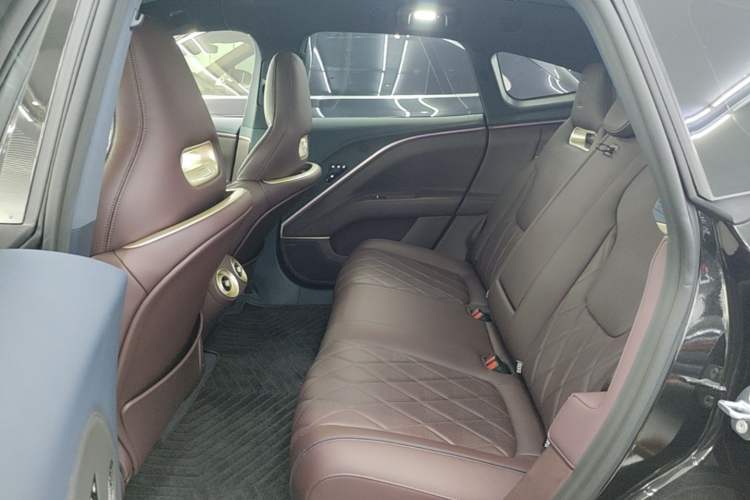 Used Avatr 11 2025 Ultra Extended-Range Edition Left Rear Seat