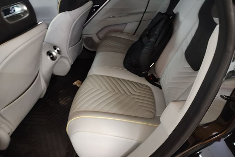 Used Avatr 11 2025 Year Updated Max Extended-Range Version Left Rear Seat