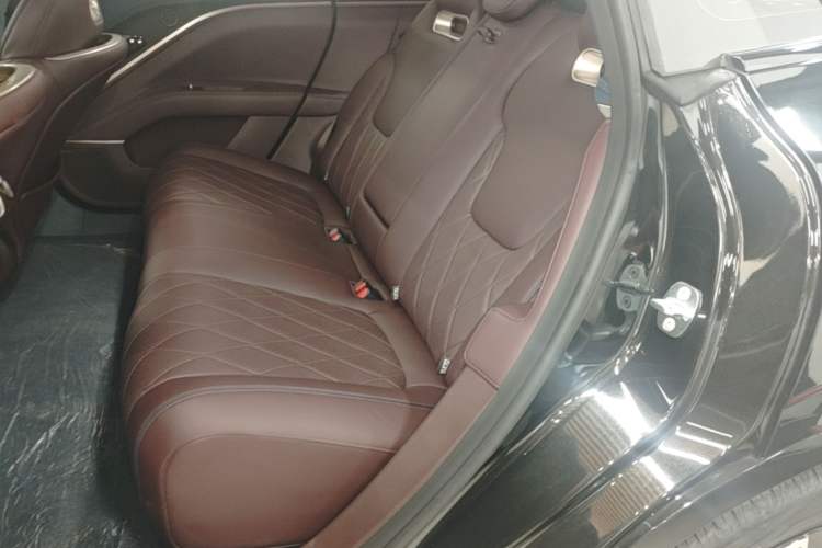 Used Avatr 11 2025 Ultra Extended-Range Edition Left Rear Seat