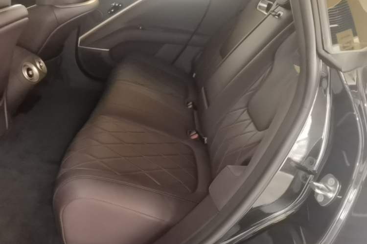 Used Avatr 11 2025 Year Updated Max Extended-Range Version Left Rear Seat