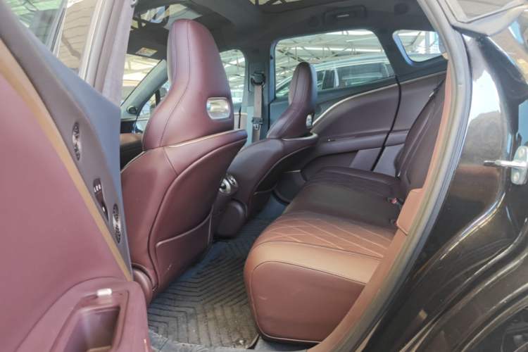 Used Avatr 11 2025 Year Updated Max Extended-Range Version Left Rear Seat