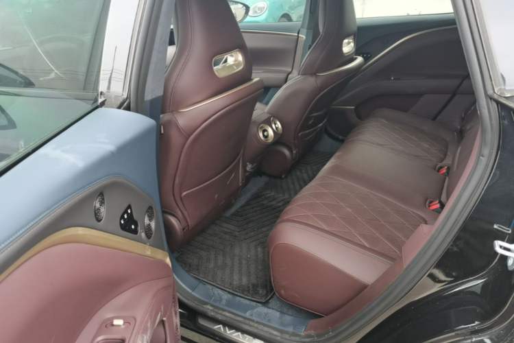 Used Avatr 11 2025 Year Updated Max Extended-Range Version Left Rear Seat
